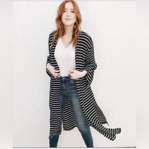 Carly Jean LA Knit Black White Striped Cardigan 3/4 Sleeves Women's‎ dust…